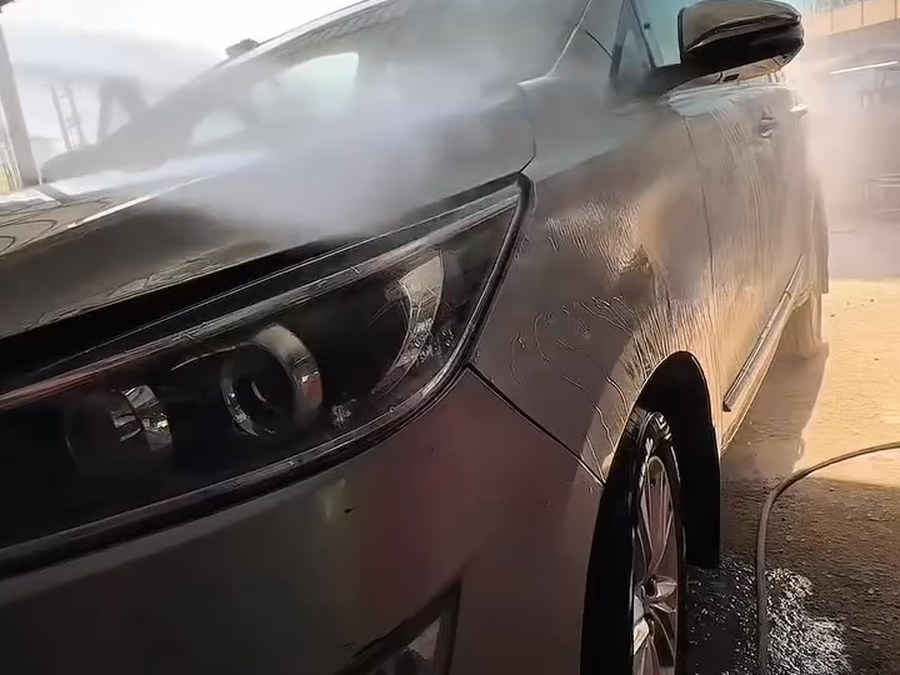 Real Workshop Video Still 1 — Elite Car Workshop
